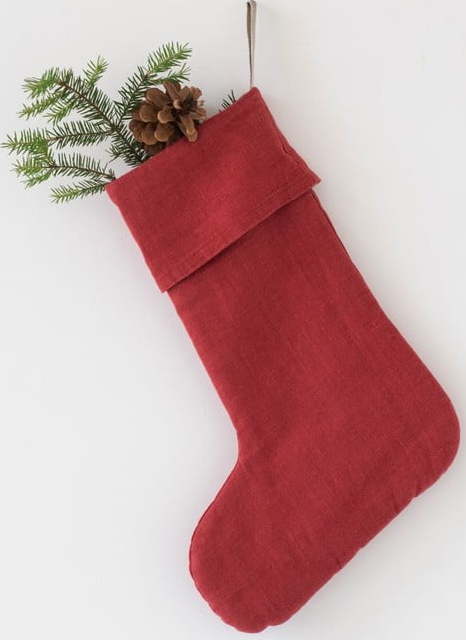 Červená vánoční lněná závěsná dekorace Linen Tales Christmas Stocking